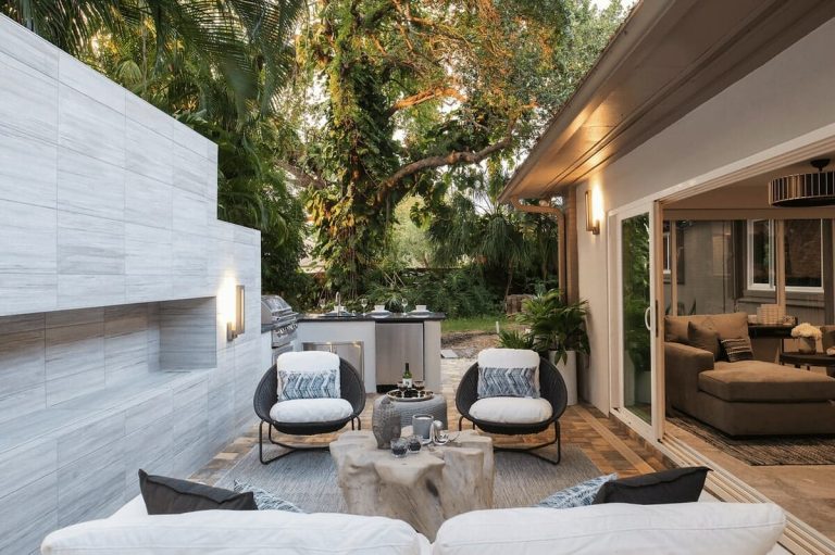 Modern Backyard Lounge Setups Designing Functional and Stylish Outdoor Living Spaces